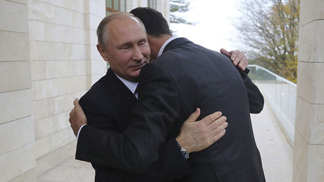 Warm embrace: Assad in surprise Putin meeting ahead of Moscow’s talks with Turkey, Iran