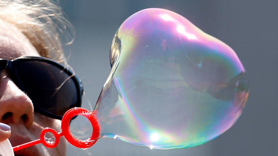 Bitcoin ‘looks and smells’ like a bubble, warns investment guru Jim Rogers