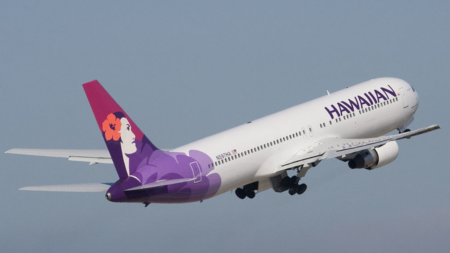 Hawaiian Airlines flight takes passengers back in time