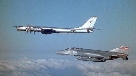Cold War fun: Pilot reveals Soviet bomber crews asked US jets to barrel-roll & took pics (PHOTO)