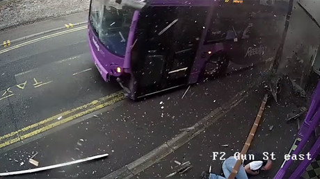 Bus crashes into bus stop in Moscow, 3 injured (VIDEO)