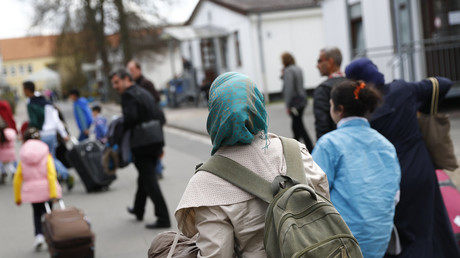 German communities should be paid for taking in refugees – vice chancellor 
