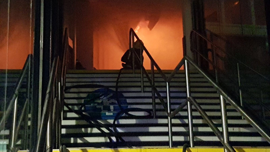 60 firefighters tackle huge blaze at Nottingham train station 