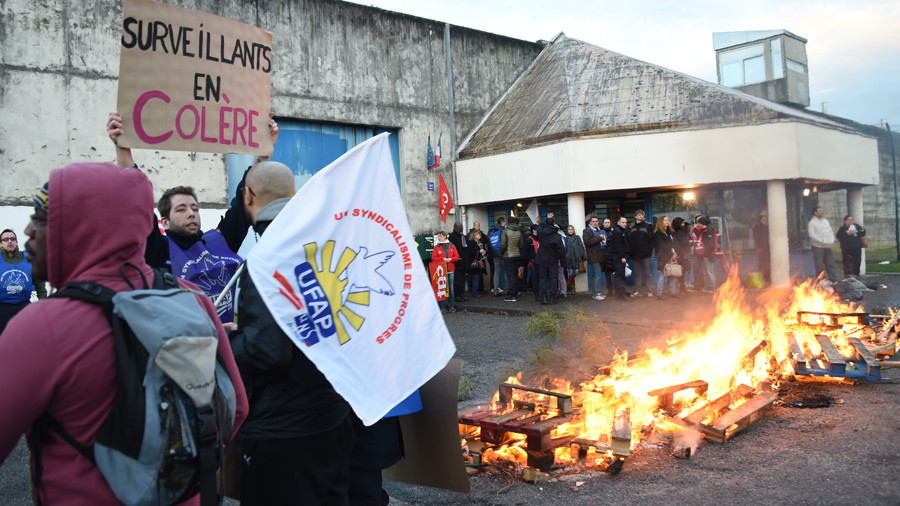 Convicted murderer attacks 7 French prison guards amid protests for extra security