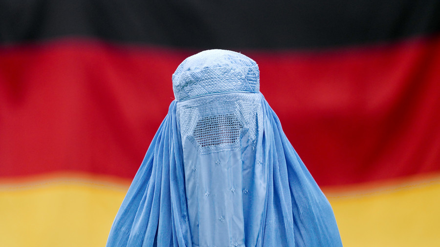 ‘Symbol of oppression:’ German college in hot water over controversial burqa course
