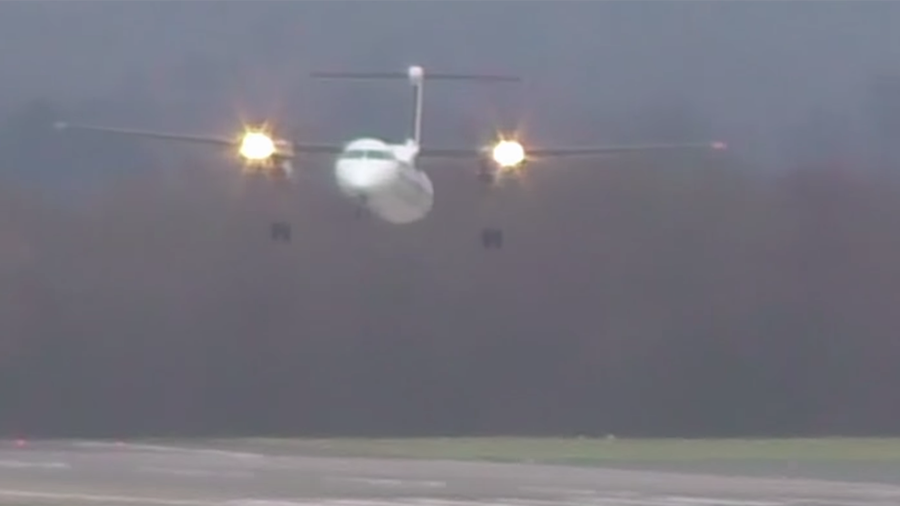 Turboprop plane buffeted by gusts of wind in harrowing landing (VIDEO)