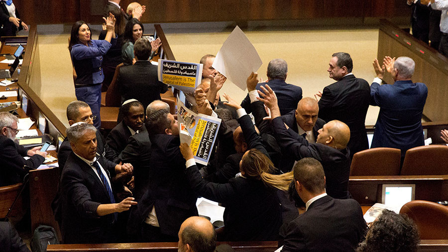 Brawl between Arab MPs & security staff interrupts Pence’s speech in Israeli parliament (VIDEO)