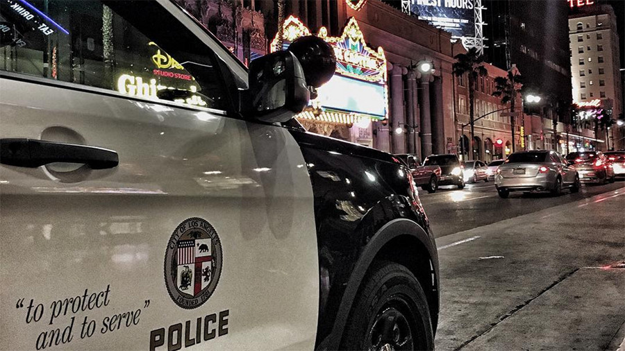LA cop drags 18yo off metro ‘for having feet on seat’ (VIDEO)
