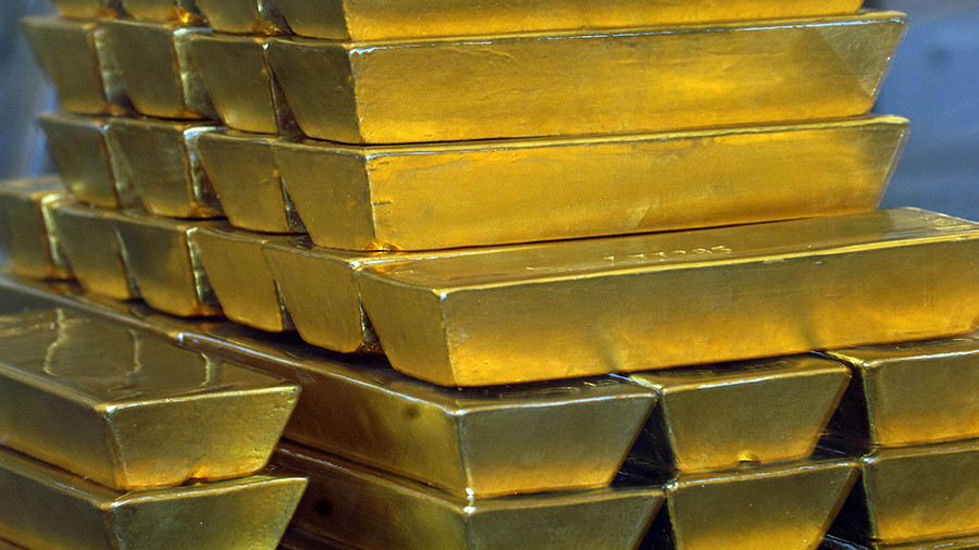 Investors dump US dollar & rush to gold