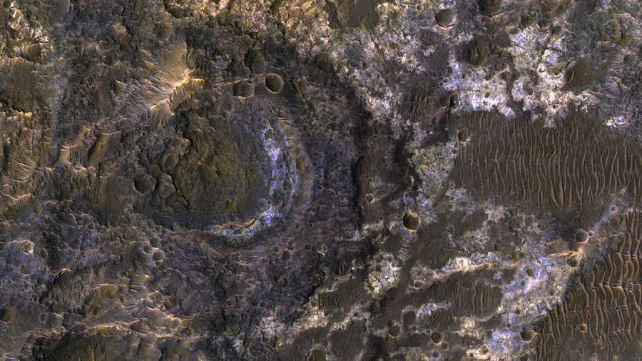 NASA releases stunningly detailed image of Mars basin ‘favorable’ to life 