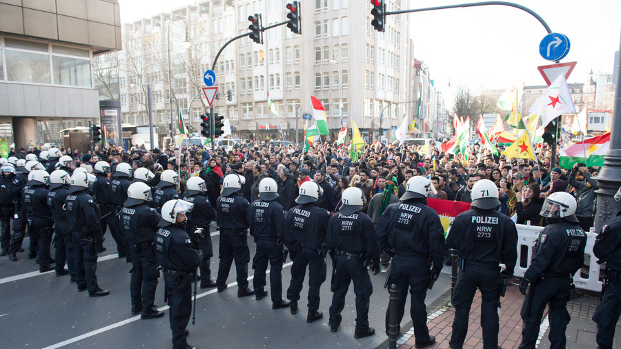 Clashes as German police break up massive Kurdish demo in Cologne against Turkey’s Afrin op (VIDEO)