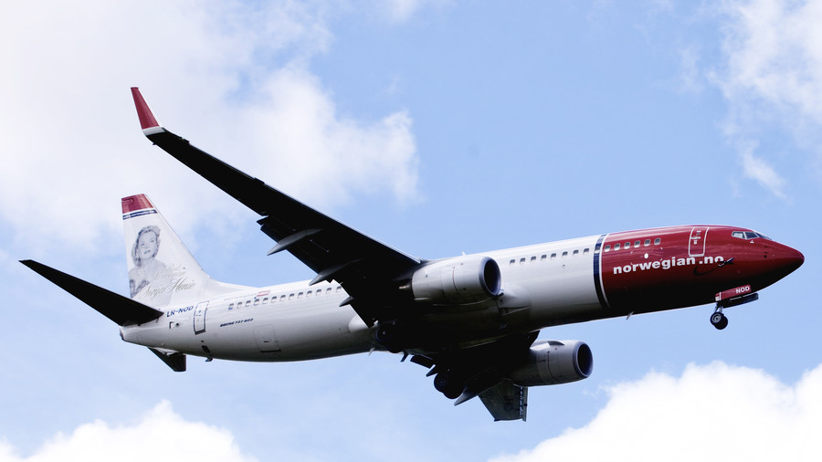 Norwegian Air flight carrying 60 plumbers turns around because of... broken toilets