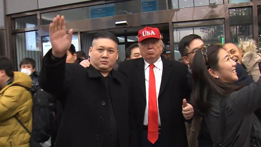 Meeting of ‘Kim Jong-un and Donald Trump’ bemuses locals on streets of Seoul (VIDEO)