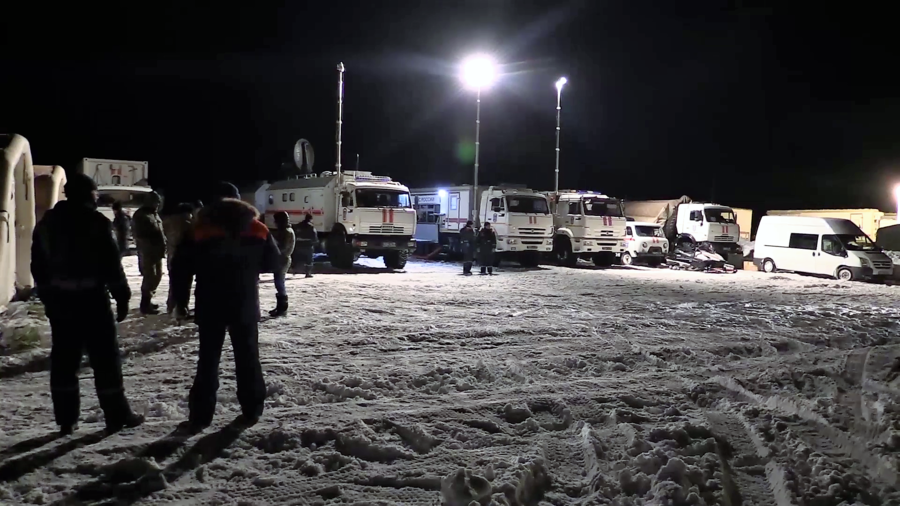 Russian plane crash: 100s of rescuers continue recovery op overnight (DRONE VIDEO)