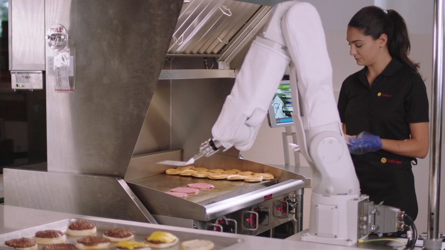 Burger-flipping robot suspended after only one day on job (VIDEO)
