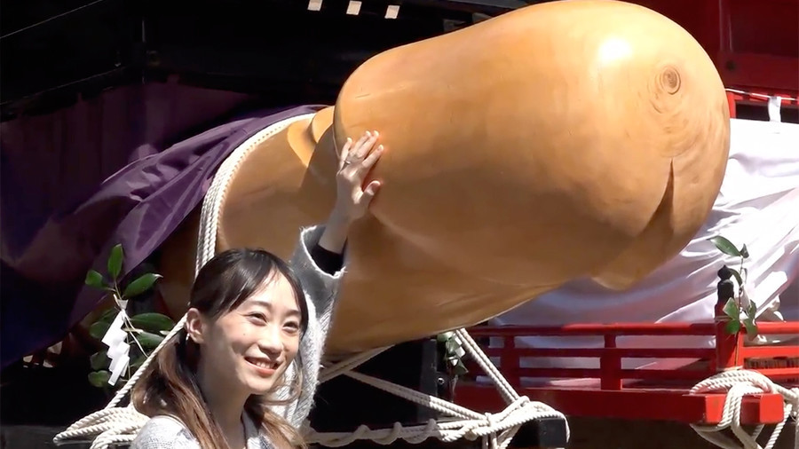 Big in Japan: Giant wooden penis paraded through streets in fertility festival (VIDEO)
