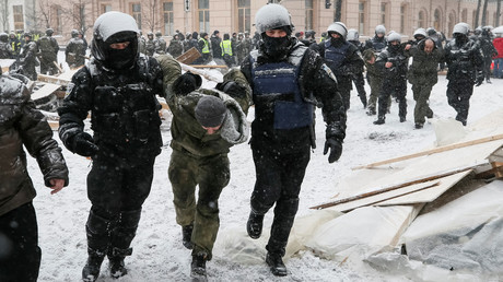 At least 4 injured, 100 detained in central Kiev scuffles (PHOTO, VIDEO)