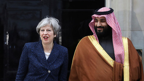 Saudi prince met by hundreds of protesters on arriving at Downing Street to meet PM (VIDEOS)