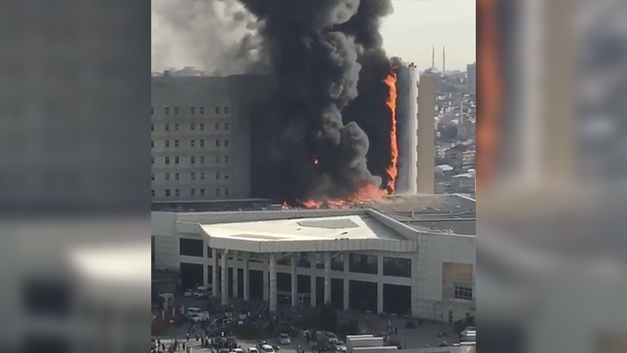 Massive blaze & thick smoke, as multi-story Istanbul hospital engulfed in fire (VIDEOS)