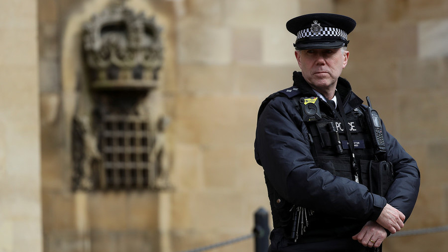 UK seeks to extend MI5 & police powers and will target those ‘vulnerable to radicalization – report