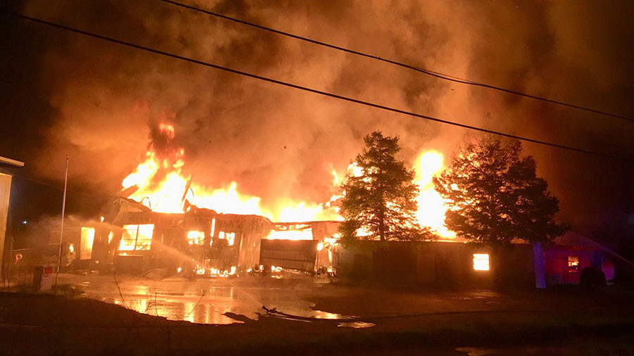Massive fire engulfs buildings in central New Orleans, 60 firefighters on scene (VIDEO)
