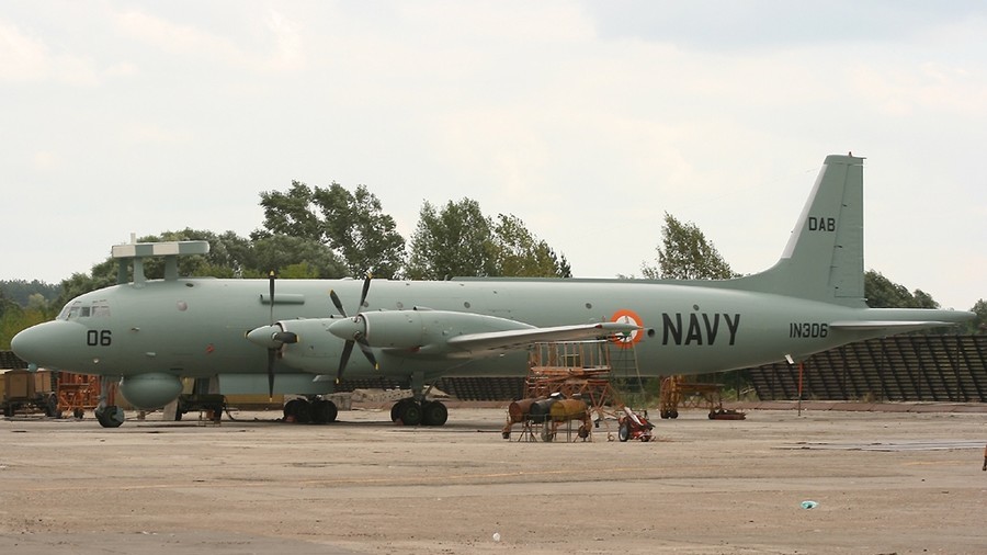 Video captures malfunctioning Il-38 plane's daring flyover at airport outside Moscow