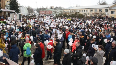 ‘Shut it down!’ Thousands demand closure of poisonous landfill in Moscow Region (VIDEO)