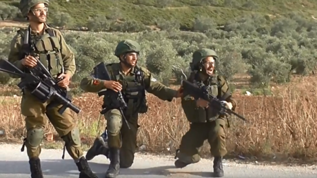 ‘That will teach them’: Israeli soldiers gloat & cheer as they shoot Palestinian protesters (VIDEO)