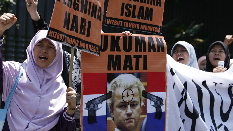 Wilders plans Mohammed cartoon contest as he fights discrimination conviction