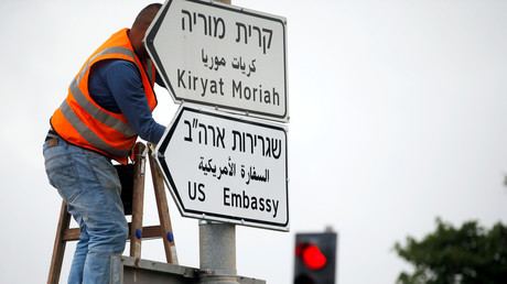 US Embassy that way: New road signs go up in Jerusalem (VIDEO)