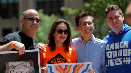 Alyssa Milano branded a hypocrite for ‘armed security’ at anti-NRA rally (VIDEO)