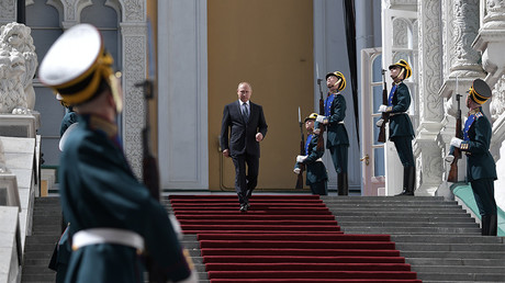 New car, selfies & special tune: 5 biggest moments from Putin’s inauguration (VIDEOS)