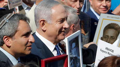 Netanyahu carries photo of Soviet Jewish WWII hero at Immortal Regiment march in Moscow (PHOTO)
