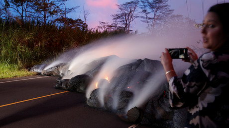 No, it’s not safe to roast marshmallows over Kilauea volcano, in case you wondered