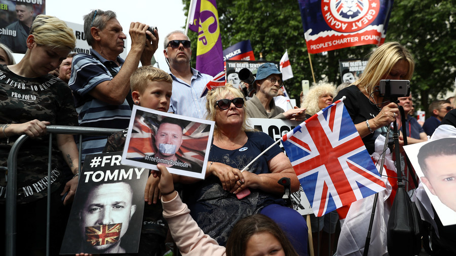 Geert Wilders joins ‘free Tommy Robinson’ march in London (VIDEO) 