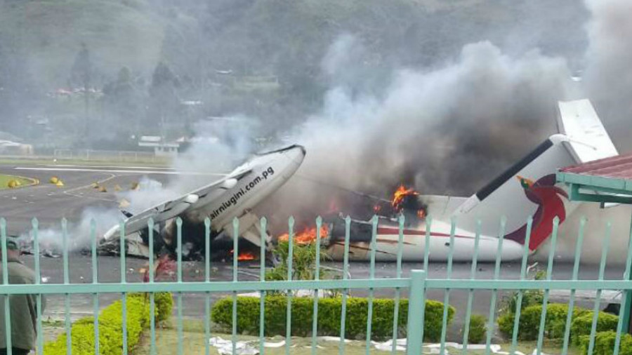 State of emergency: Rioters torch plane at island airport (PHOTOS)