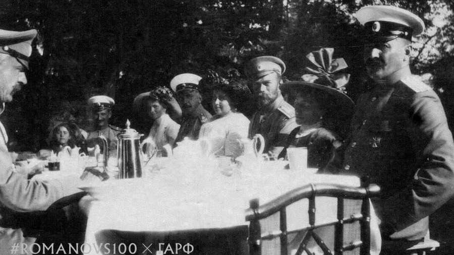 Tsar’s seaside picnic: New #Romanovs100 trailer reconstructs century-old photo from Crimea (VIDEO)