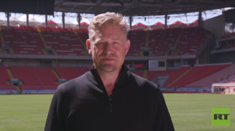 The Peter Schmeichel Show: Legendary goalkeeper explores World Cup host cities (Moscow)
