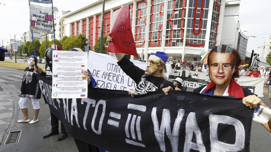 ‘Make peace great again!’ Crowds take to Brussels streets to protest NATO, Trump (VIDEO, PHOTO)
