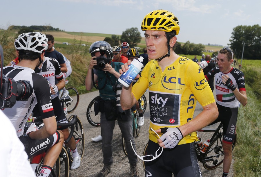 Tour de France halted after police pepper spray affects riders — RT