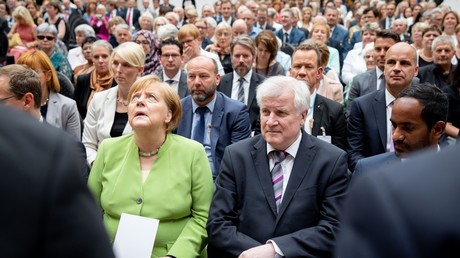 German standoff: 'Merkel set to lose face or job as CSU won’t give in on migration'