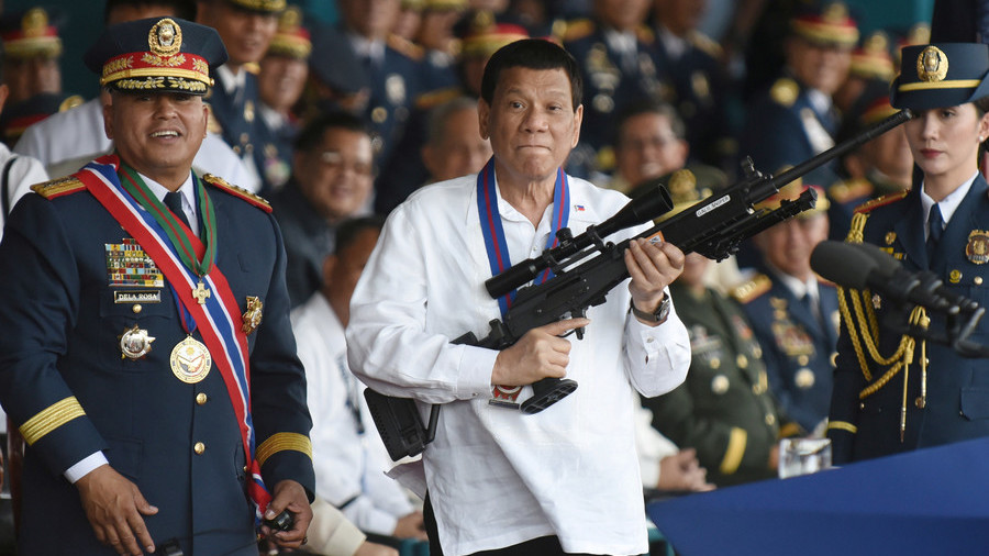 ‘I’ll have you killed!’ Duterte scolds 100+ corrupt Philippines cops brought before him