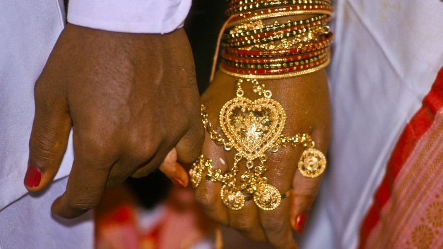 India’s gold imports surge as rupee plummets to record low against US dollar