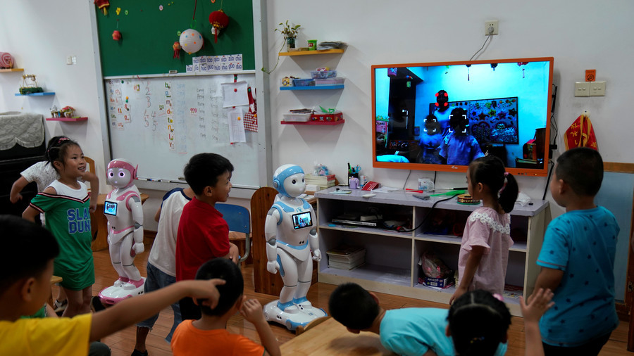 Robots have power to brainwash children & alter their behavior, study finds