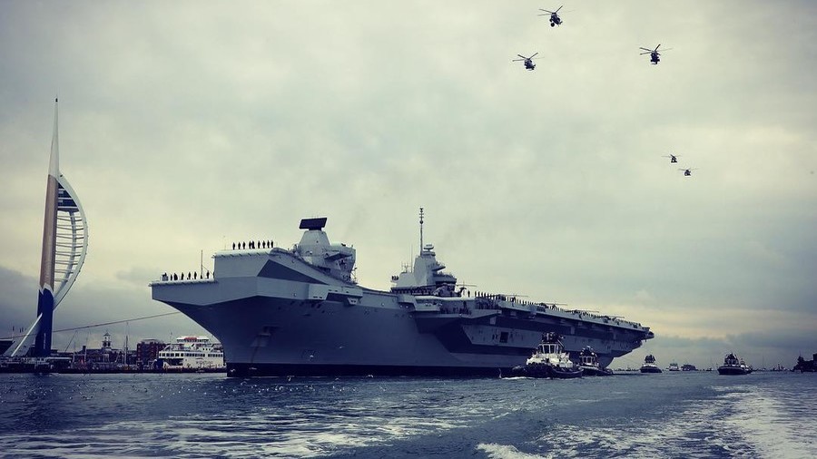 Big boat in big trouble? UK beats ‘Russia threat’ drums as its new aircraft carrier heads for trials