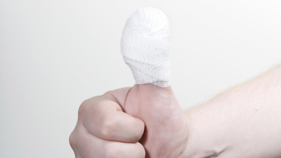 From fore to sore: Golfer has thumb bitten off after course brawl turns vicious