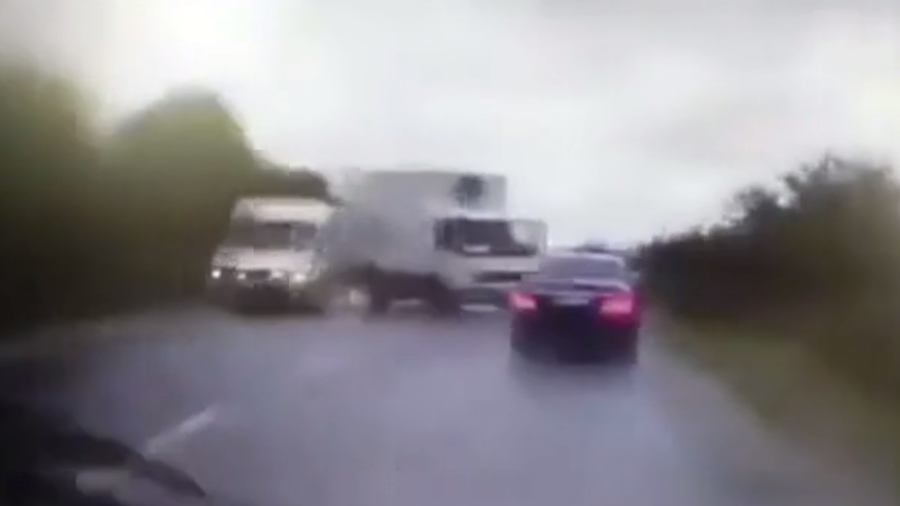 WATCH moment presidential car smashes into truck in Moldova (VIDEO)