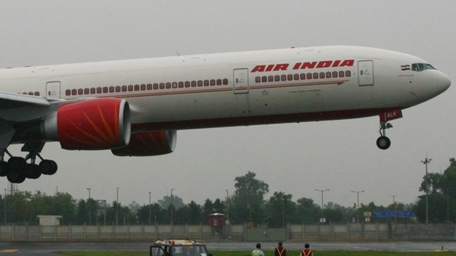 Indian pilot saves 370 lives by manually landing plane after all flight systems fail