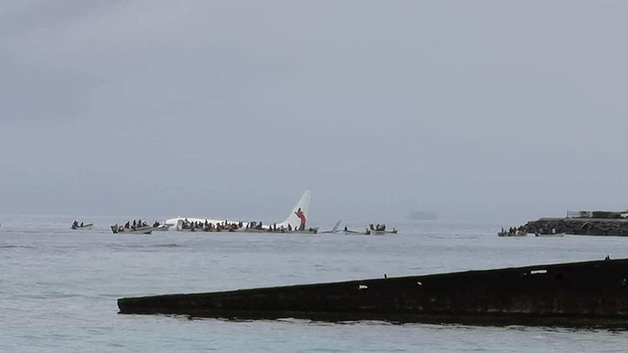 Passenger plane crash-lands in ocean in Micronesia (PHOTOS, VIDEO)