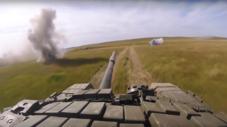 Dashcams on tanks: Armored action caught on VIDEO from the thick of Vostok 2018 drills